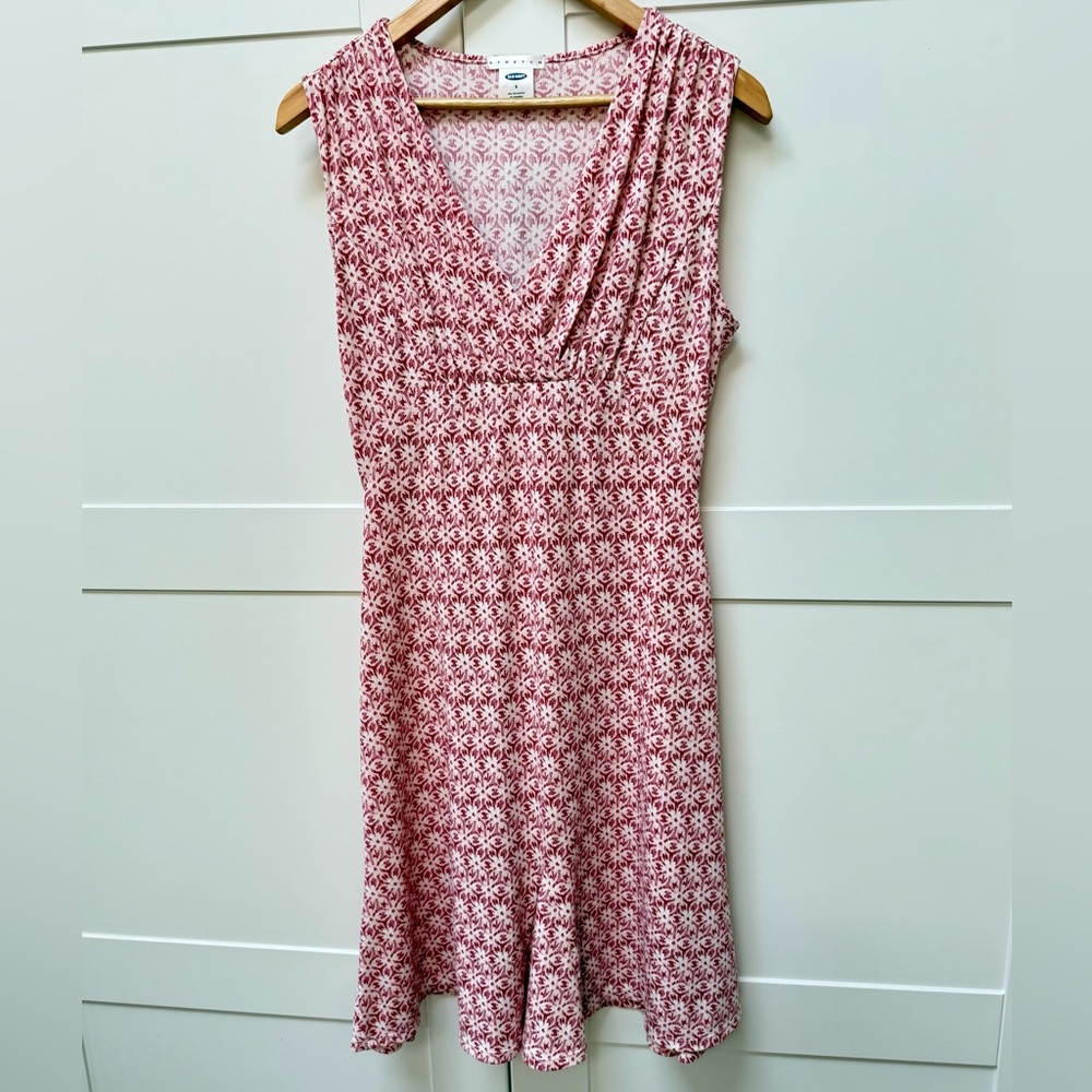 Old Navy Red and White Stretch Dress Size Small V Neck - Picture 2 of 10